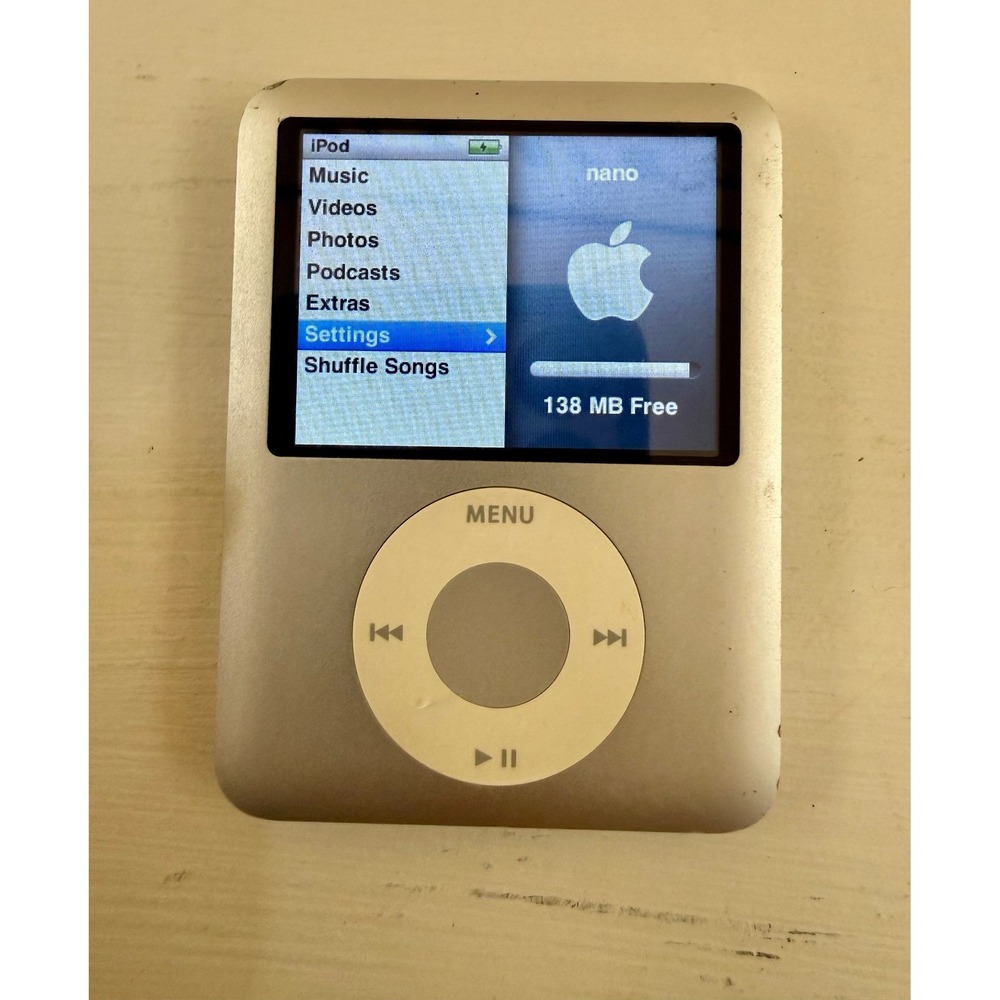 Apple iPod Nano 3rd Gen 4GB Silver À1236 MP3 Player Tested Working - Picture 2 of 3